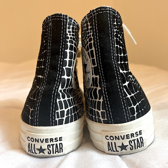 Digital Daze Chuck Taylor All Star - Picture 3 of 7